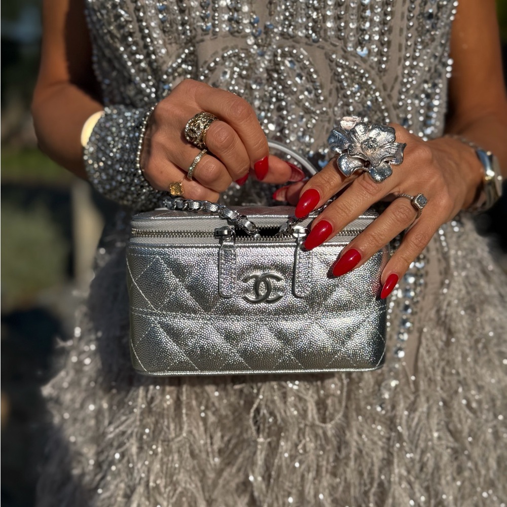 💕 SOLD💕 Chanel Metallic Silver vanity bag new with box